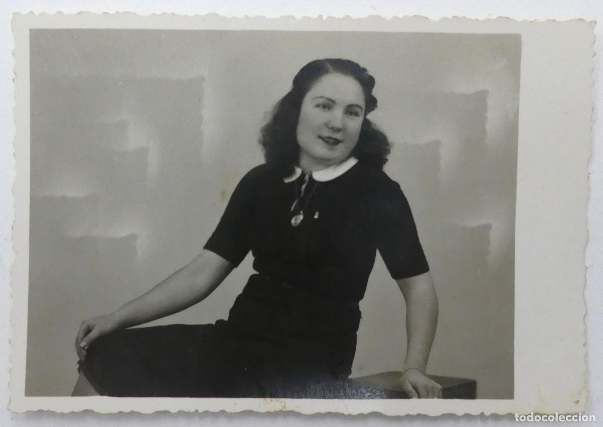 Antique Photography: Vieja Foto postal de una se&ntilde;orita sin escribir, Fotos Mora Jijona 1942
