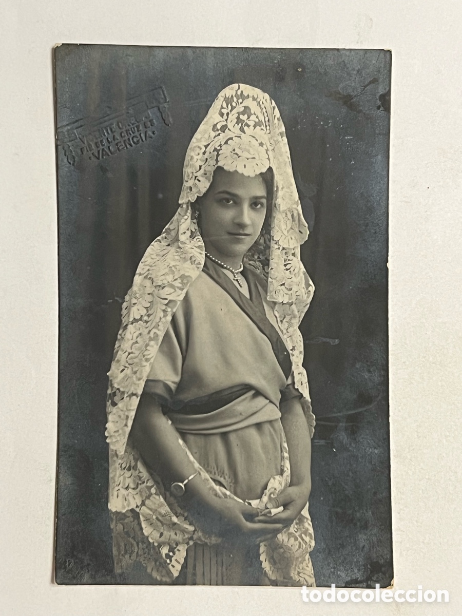 Alte Fotografie: CONCHA, una guapa valenciana con Mantilla Blanca. Luis Crespo, fot&oacute;grafo.. Valencia (a.1920)