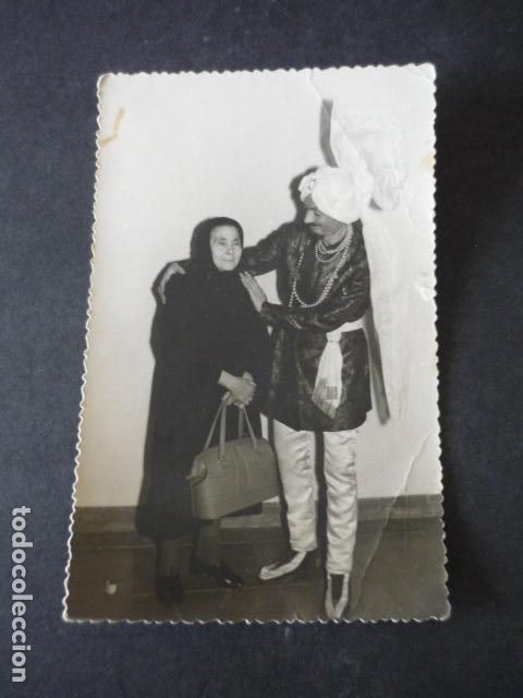 Antique Photography: MUJER CON HOMBRE DISFRAZADO FOTOGRAFIA TAMA&Ntilde;O POSTAL