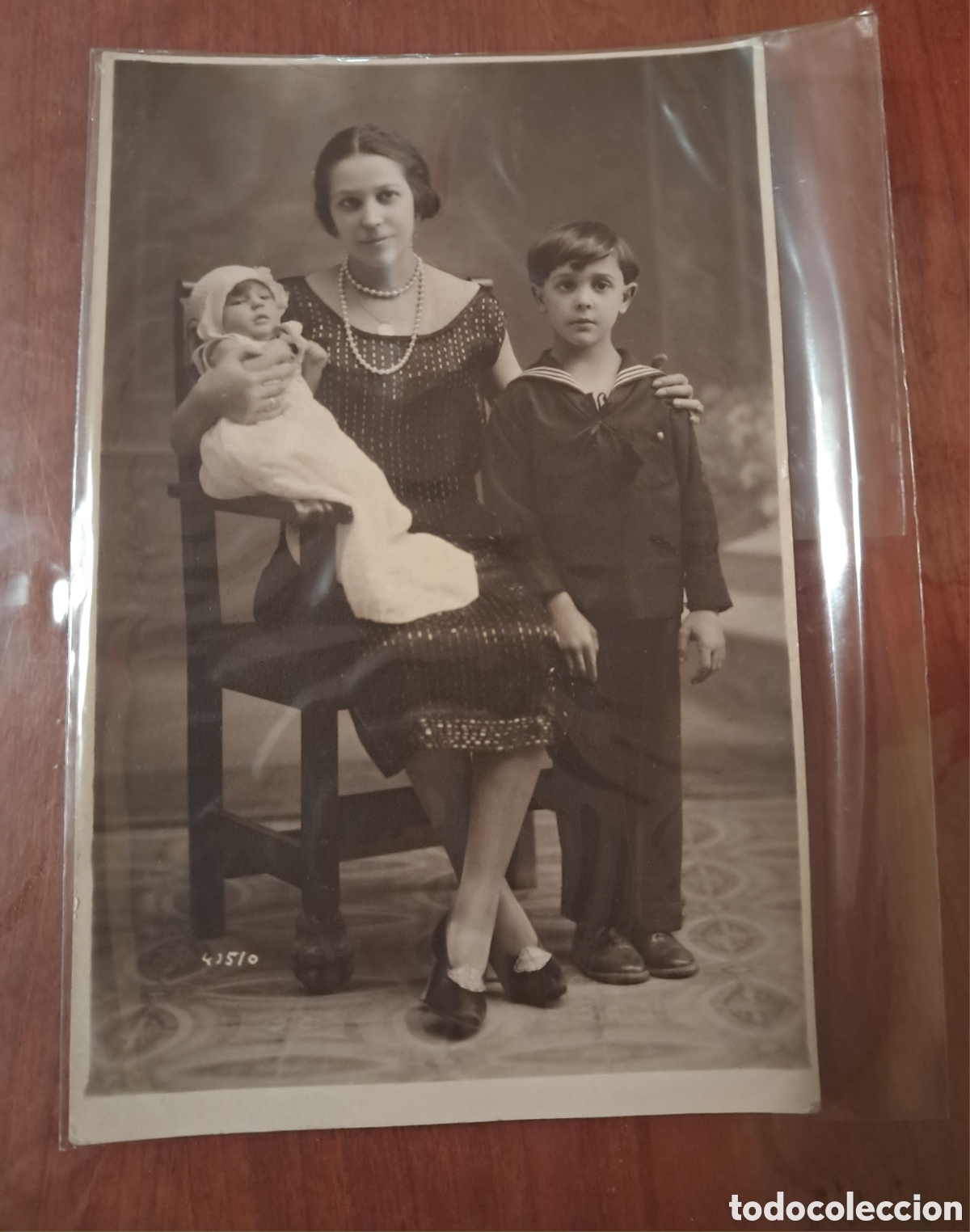 Fotograf&iacute;a antigua: Fotograf&iacute;a antigua, se&ntilde;ora de &eacute;poca con ni&ntilde;os