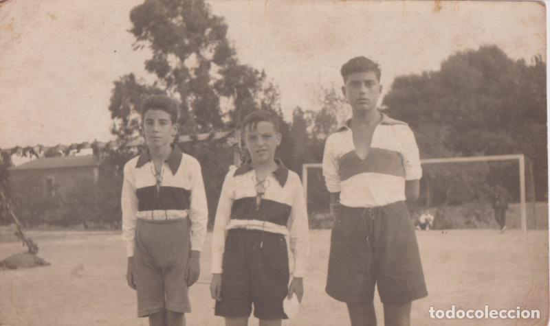 Fotograf&iacute;a antigua: ANTIGUA TARJETA POSTAL JUGADORES DE FUTBOL