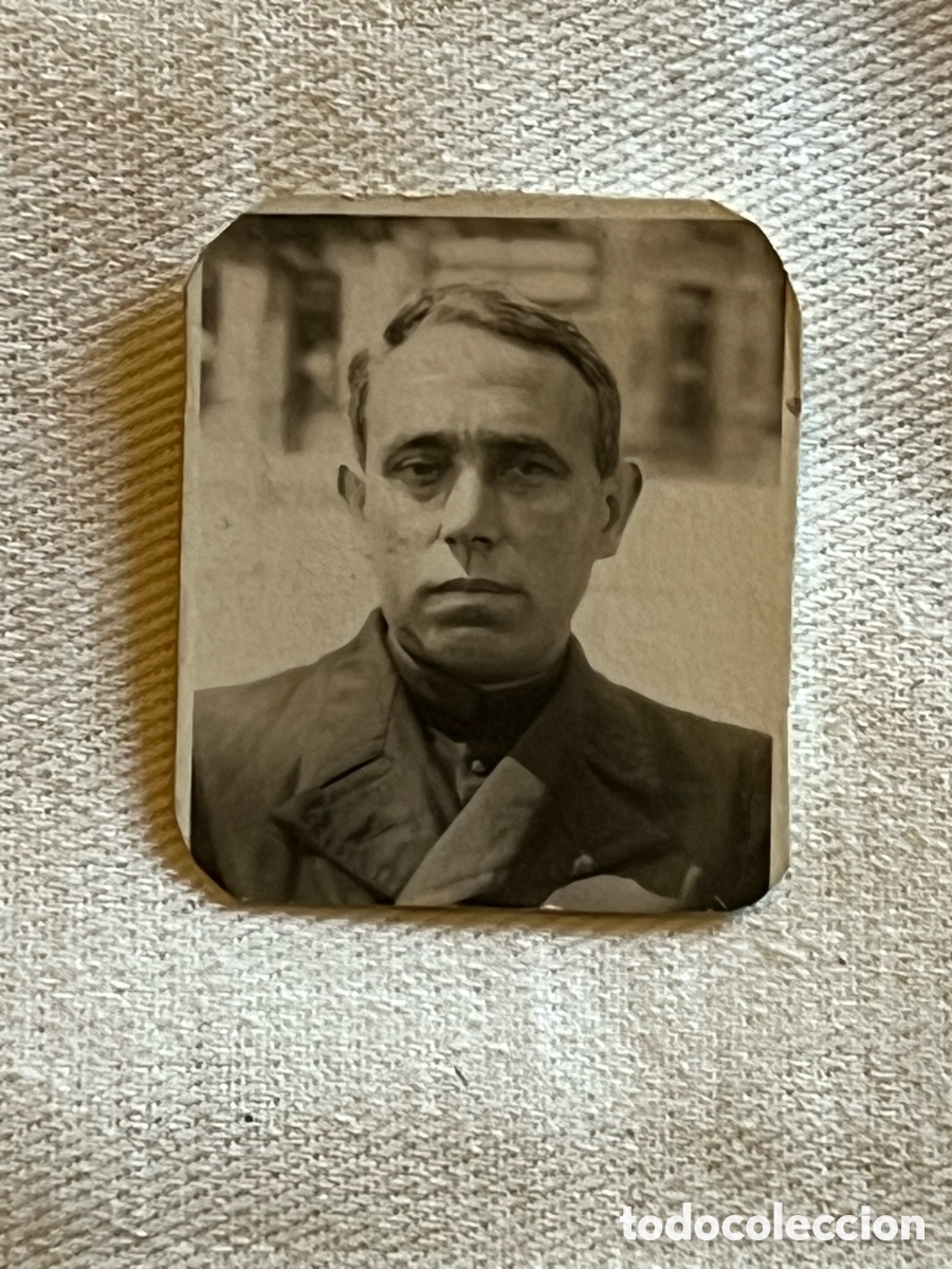Fotograf&iacute;a antigua: FOTOMATON. Fotograf&iacute;a Se&ntilde;or de negro.. Guerra Civil Espa&ntilde;ola&hellip; (h.1939?) Med&iacute;das: 3,5 x 4 cm
