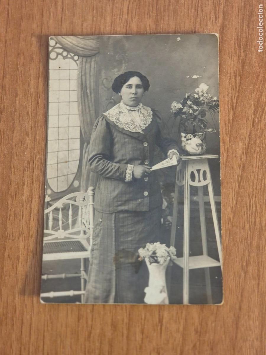 Fotograf&iacute;a antigua: ANTIGUA TARJETA POSTAL MUJER FOTOGRAFO ROVIRA BARCELONA VER FOTOS.
