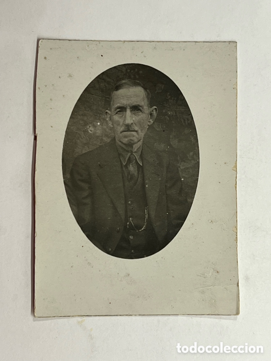Fotograf&iacute;a antigua: MINUTEROS. Fotograf&iacute;a costumbrista.. El abuelo Julian.. (h.1930?) Med&iacute;das: 6,5 x 9 cm.,