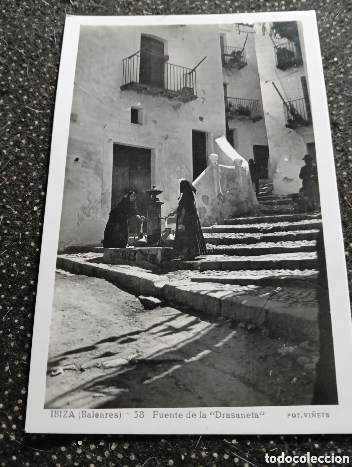 Fotograf&iacute;a antigua: 1951 IBIZA FUENTE DE LA DRASANETA 38 FOTOGRAFICA VI&Ntilde;ETS, circulada