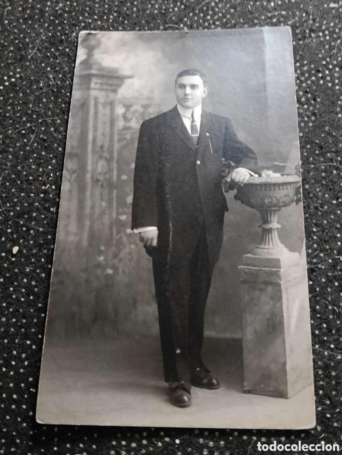 Fotograf&iacute;a antigua: 1900 fotograf&iacute;a de un se&ntilde;or posando, fot&oacute;grafo Rafael Colorado.