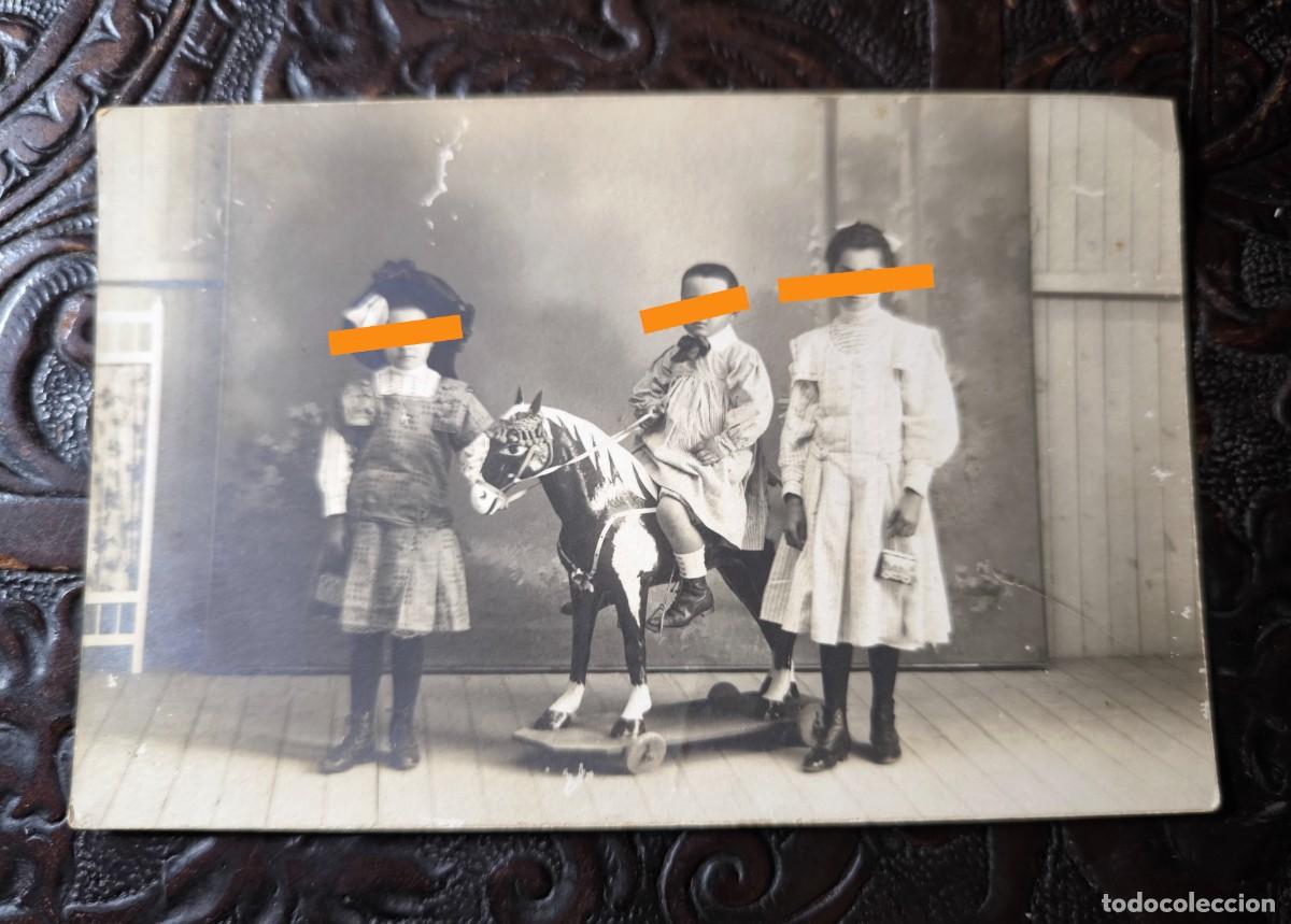 Fotograf&iacute;a antigua: Antigua fotograf&iacute;a. Tranv&iacute;a en la feria. A&ntilde;os 40/50.