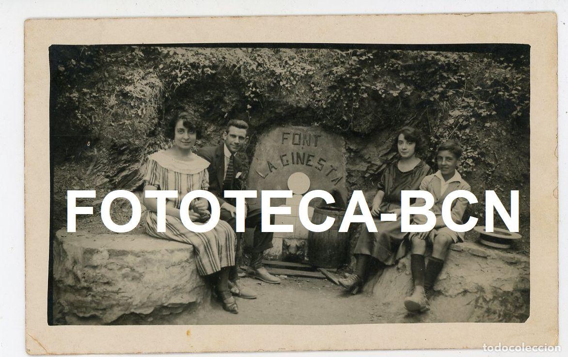 Fotograf&iacute;a antigua: FOTO ORIGINAL GRUPO DE EXCURSIONISTAS FONT LA GINESTA A&Ntilde;O 1928