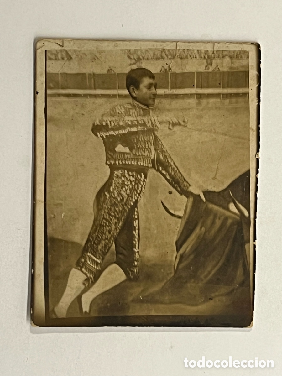 Fotograf&iacute;a antigua: MINUTEROS.. Fotograf&iacute;a el Torero entrando a matar&hellip; Postguerra Civil (h.1945?)