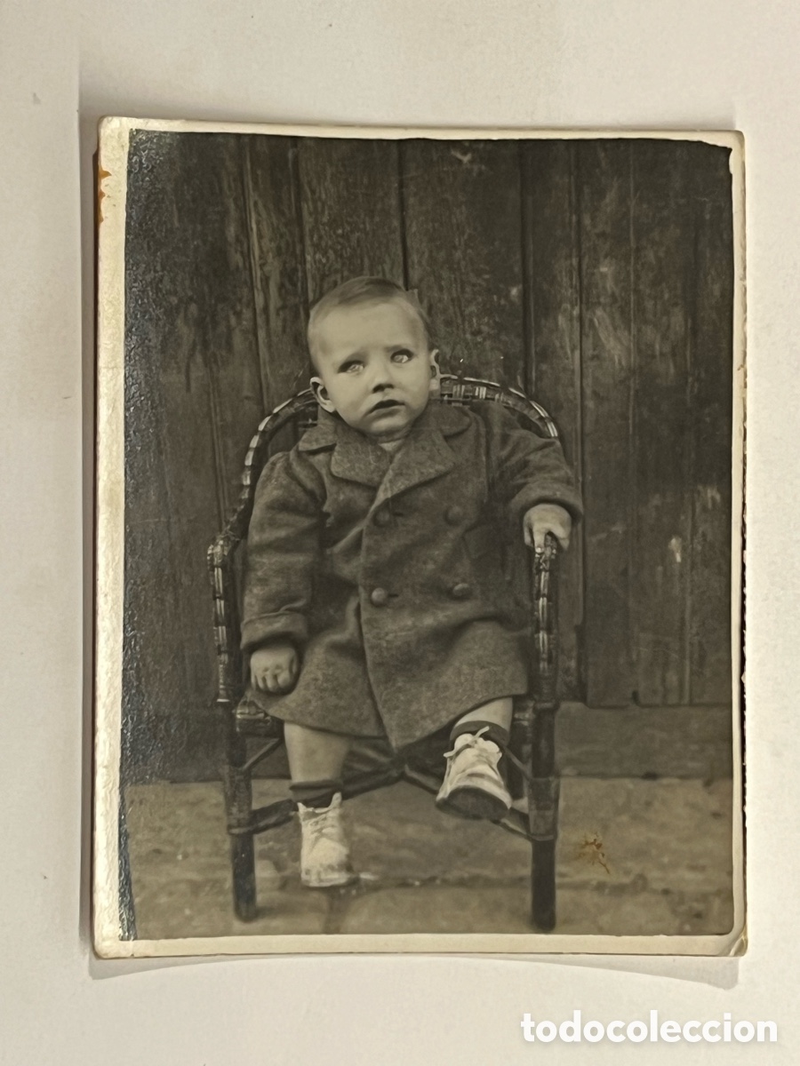 Fotograf&iacute;a antigua: MINUTEROS de Postguerra. Ni&ntilde;os, aquellos abrigos que se heredaban del hermano mayor (h.1945?)