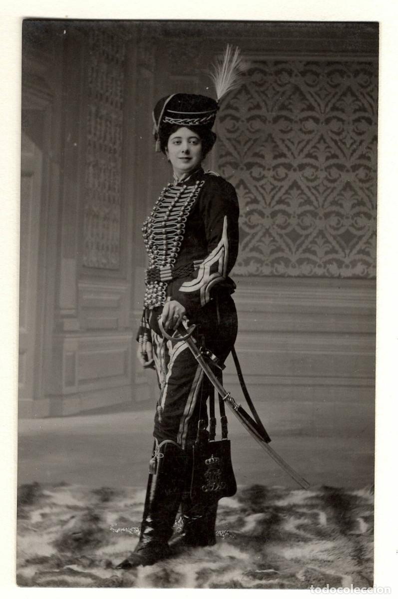 Fotograf&iacute;a antigua: ACTRIZ VESTIDA DE MILITAR, SIN DATOS.