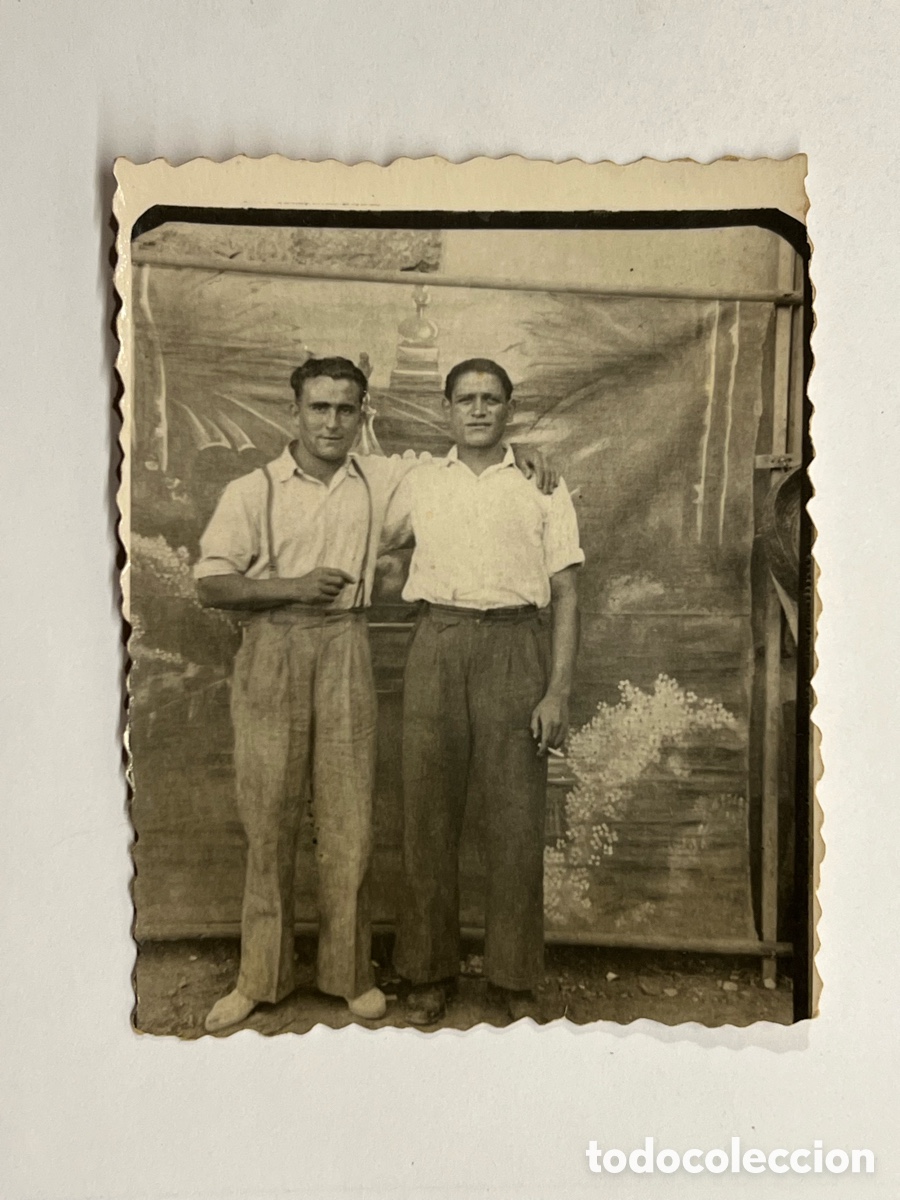 Fotograf&iacute;a antigua: MINUTEROS UTRILLAS (Teruel) por fin lleg&oacute; la Feria al pueblo.. (a.1948) Medidas: 9 x 7 cm