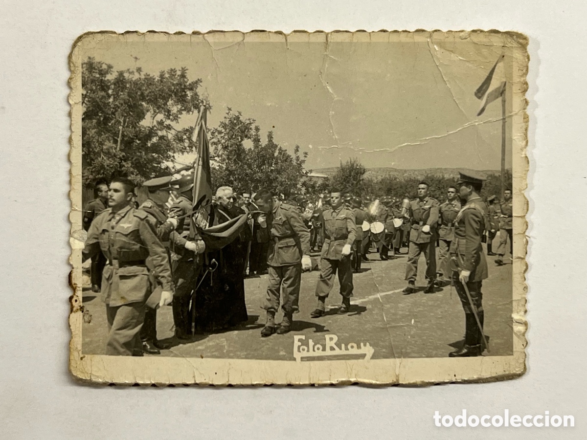 Fotograf&iacute;a antigua: MILITAR CASTELLON.. Fotograf&iacute;a Regimiento de Aviaci&oacute;n.. Jura de Bandera Foto Riau (h.1950?)