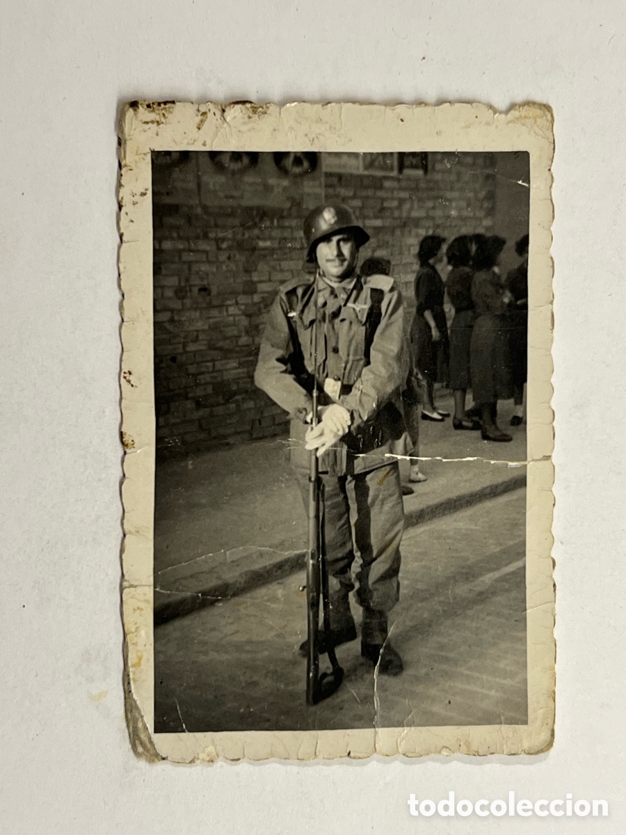 Fotograf&iacute;a antigua: MILITAR CASTELLON.. Fotograf&iacute;a Polic&iacute;a Militar de Aviaci&oacute;n.. Foto Riau (h.1950?) Med&iacute;das: 9 x 7 cm