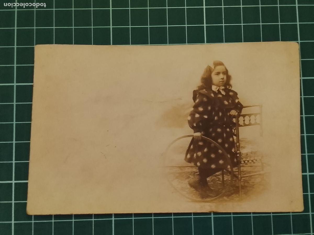Fotograf&iacute;a antigua: DOLORES &iquest;PAREDES? - NI&Ntilde;A CON ARO DE JUGUETE -FOTOGRAFIA ANTIGUA-POSTAL-(116.051)