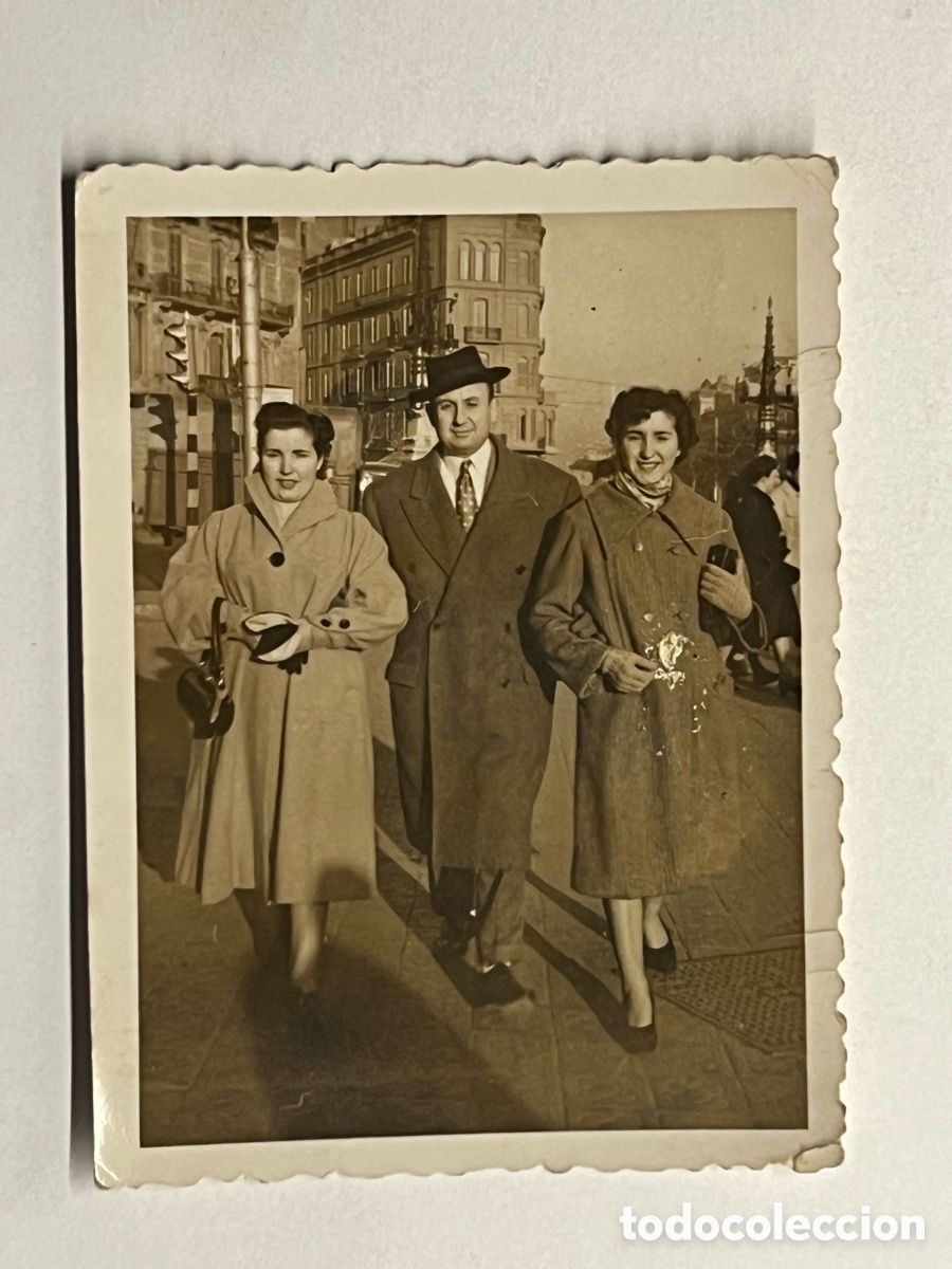 Fotograf&iacute;a antigua: BARCELONA MINUTEROS.. Fotografia Paseando por Pueblo Nuevo.. Foto Alonso (h.1950?)