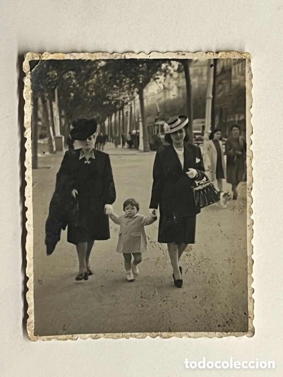 Fotograf&iacute;a antigua: BARCELONA MINUTEROS.. Fotografia de paseo por las Ramblas&hellip; (h.1945?) Reportajes G. Mollevi