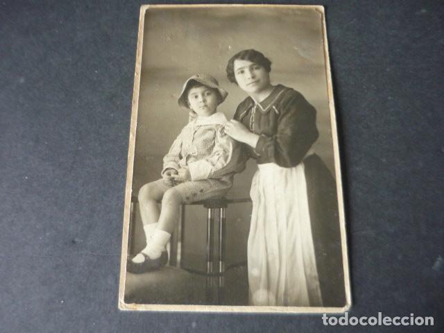 Alte Fotografie: RETRATO DE NI&Ntilde;O CON NI&Ntilde;ERA AMA DE CRIA POSTAL FOTOGRAFICA GOYA Y NADIE FOTOGRAFO MADRID