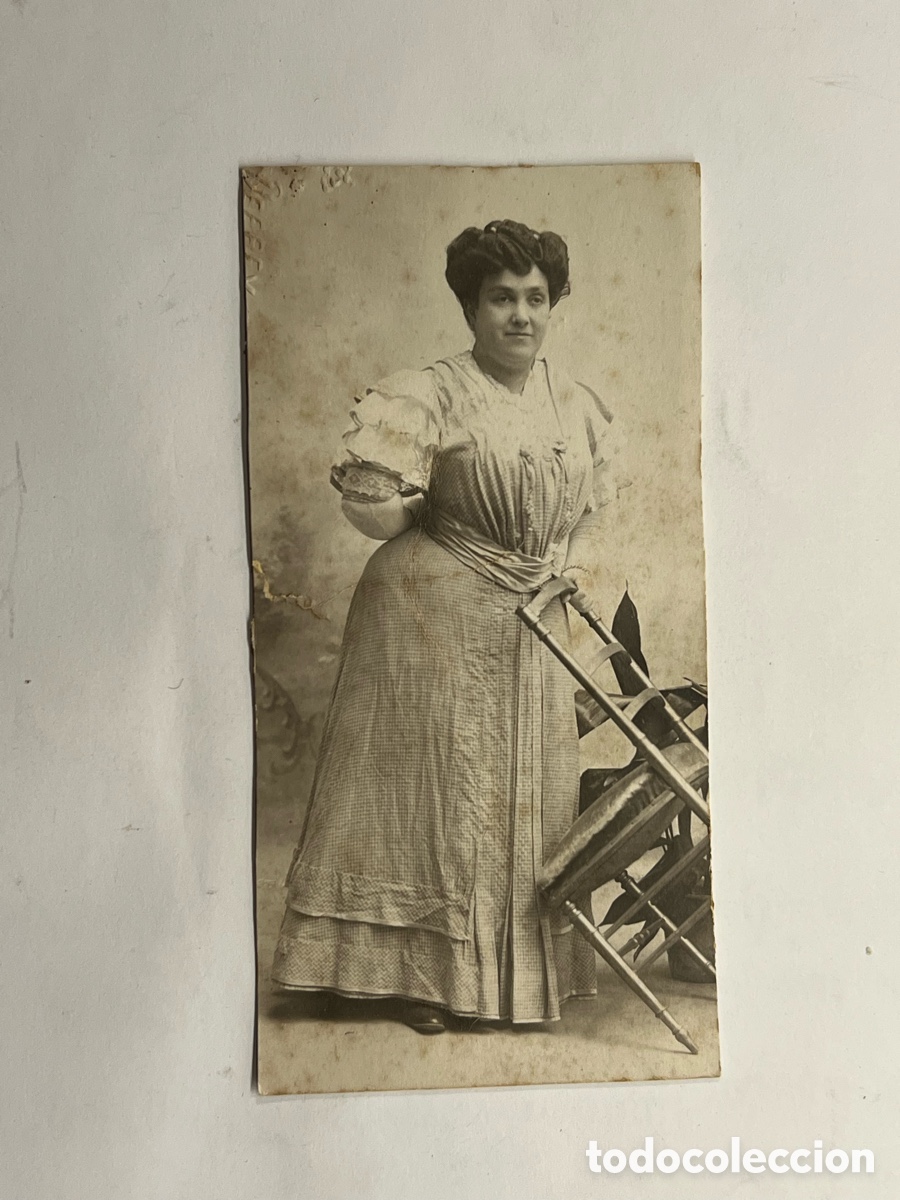Photographie ancienne: LA SE&Ntilde;ORA AMPARO.. Burgues&iacute;a valenciana.. (h.1900?) Med&iacute;das: 6,5 x 13 cm.