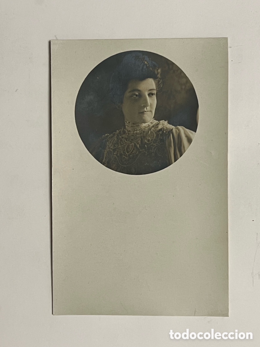 Fotograf&iacute;a antigua: FOTOGRAF&Iacute;A. Retrato de una Joven Se&ntilde;ora Madrile&ntilde;a.. (h.1910?) Med&iacute;das: 14 x 9 cm