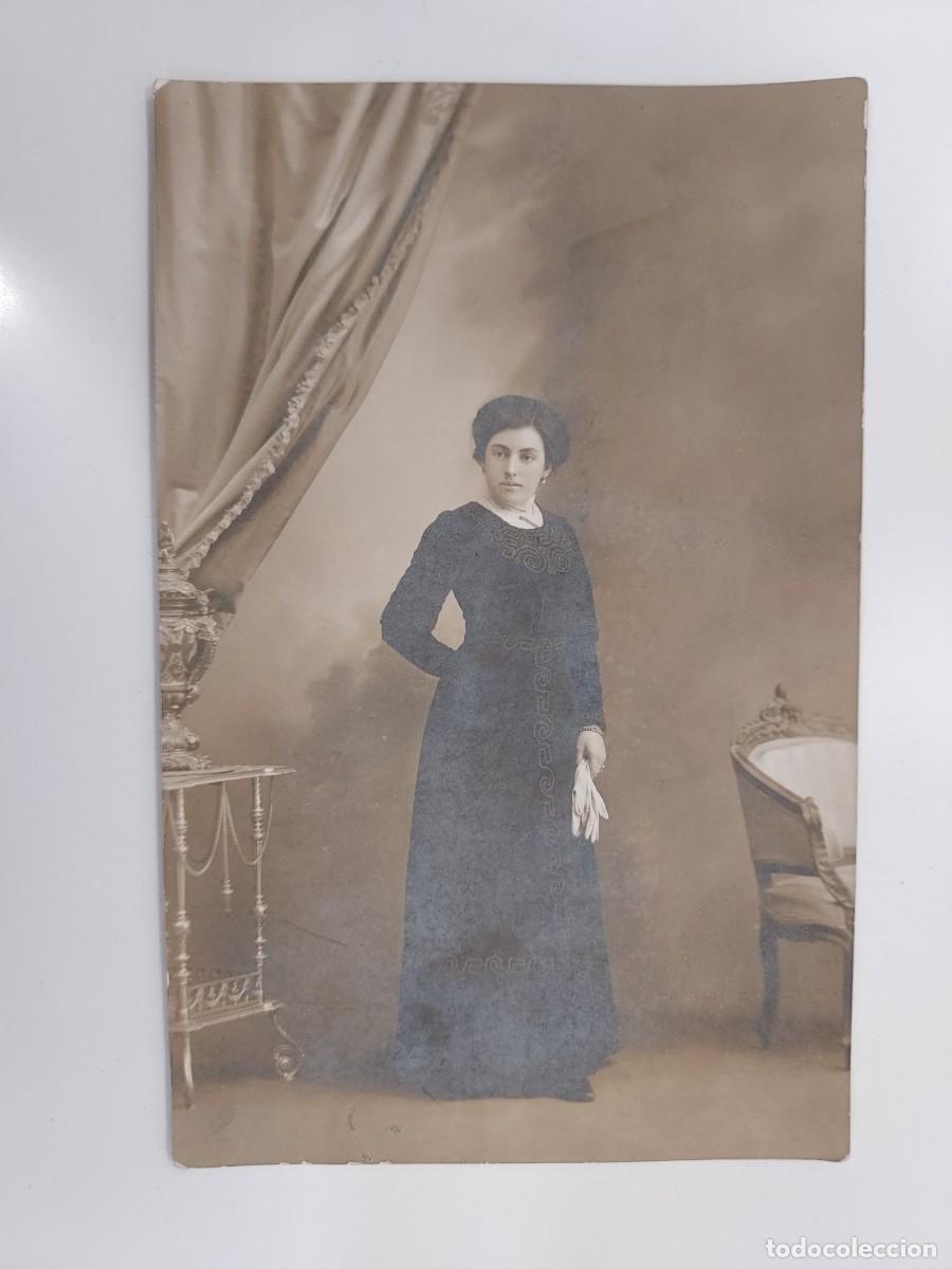 Fotograf&iacute;a antigua: FOTOGRAFO VERONES, MADRID SAN BERNARDO. RETRATO SE&Ntilde;ORA CUERPO ENTERO GUANTES. 8,5 X 14 CM. CA. 1910