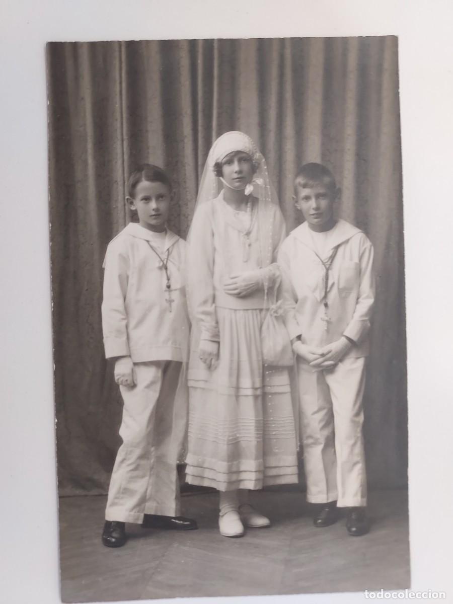 Fotograf&iacute;a antigua: FOTOGRAFO COMPA&Ntilde;Y, MADRID. RETRATO 3 NI&Ntilde;OS PRIMERA COMUNION. CA. 1930. 8,5 X 13 CM
