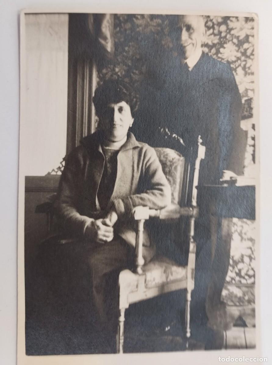 Fotograf&iacute;a antigua: FOTOGRAFIA ANTIGUA RETRATO HOMBRE Y MUJER EN INTERIOR. CA. 1920-1930. 8 X 13 CM