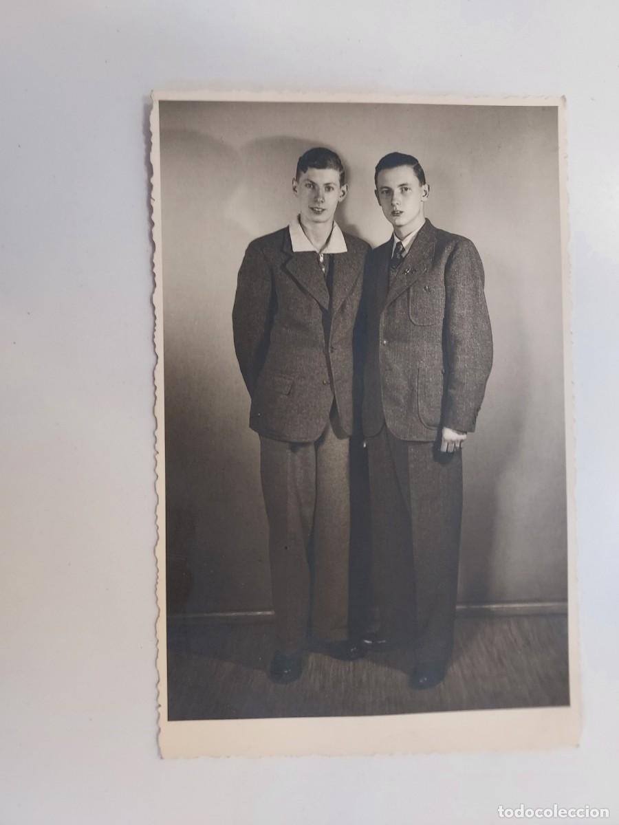 Fotograf&iacute;a antigua: FOTOGRAFIA RETRATO 2 JOVENES. Estudio Heine & van Kalker, Hamburgo. CA. 1930. 8,5 X 14. Voigtl&auml;nder