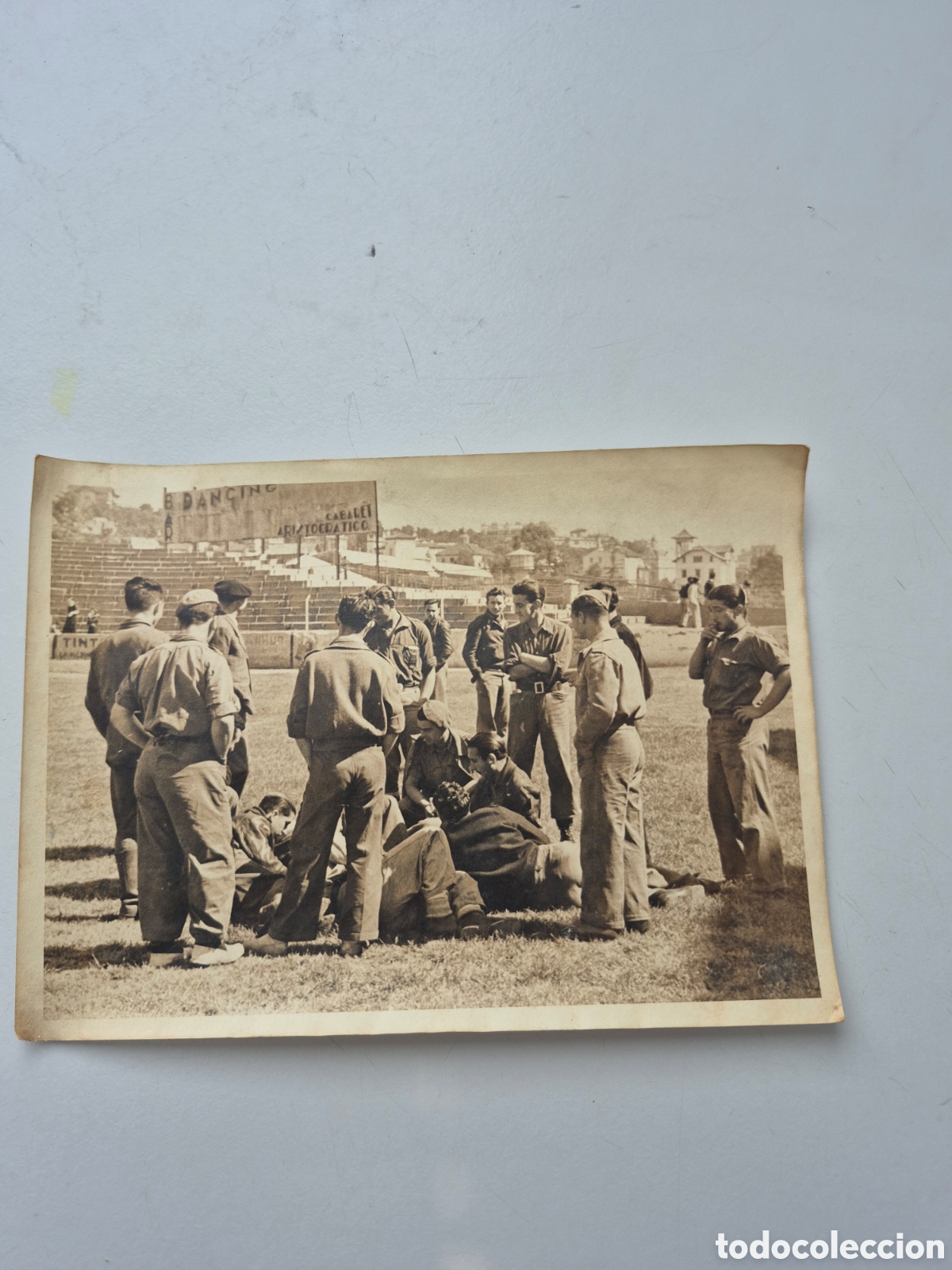 Fotograf&iacute;a antigua: FOTOGRAFIA EPOCA DE UNOS MILITARES EN UN TERRENO DE JUEGO
