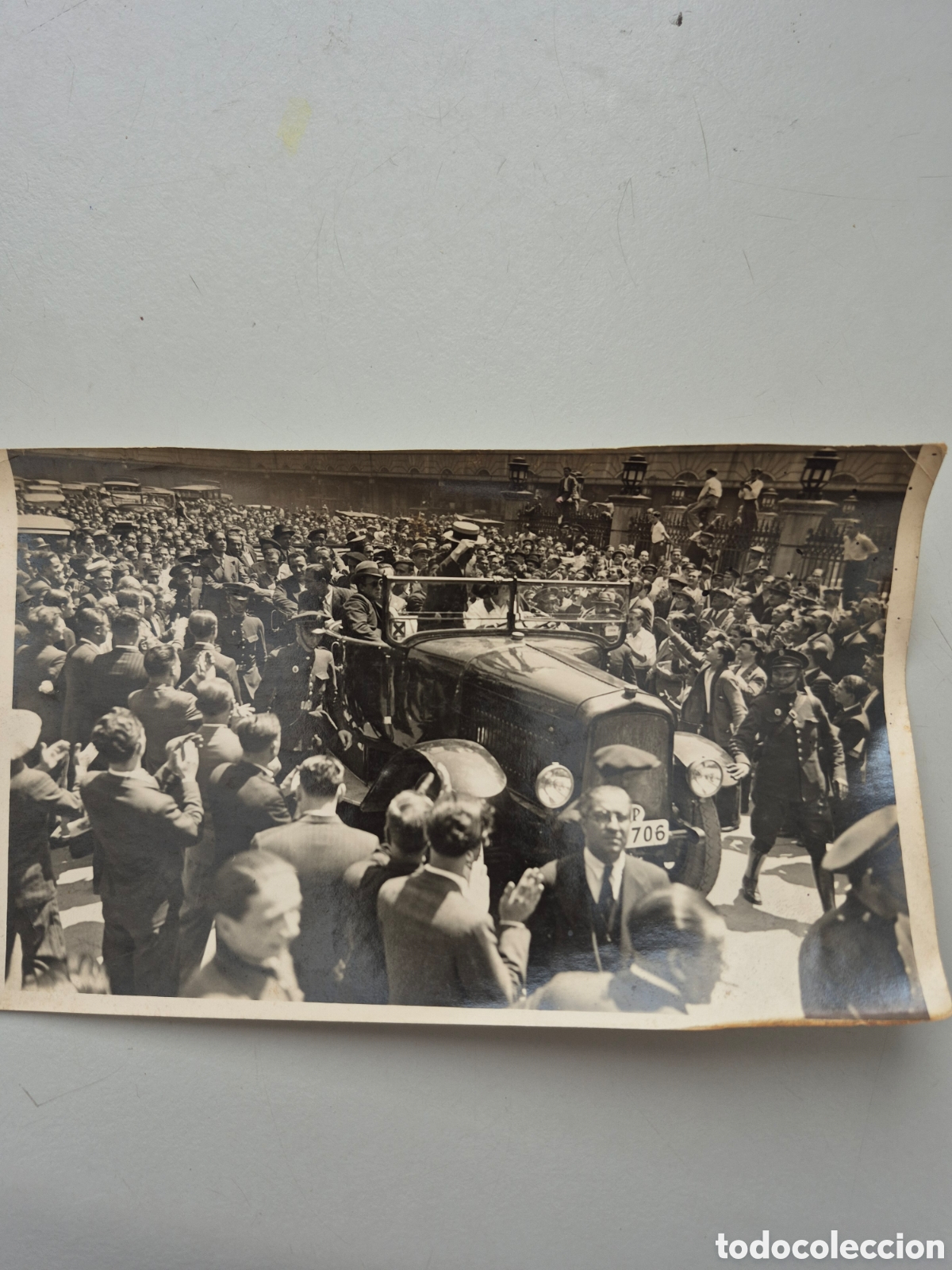 Fotograf&iacute;a antigua: FOTOGRAFIA DE EPOCA EN UNA IMAGEN DE ALGUNA CELEBRACION POSIBLEMETE BARCELONA VER REVERSO DE LA FOTO