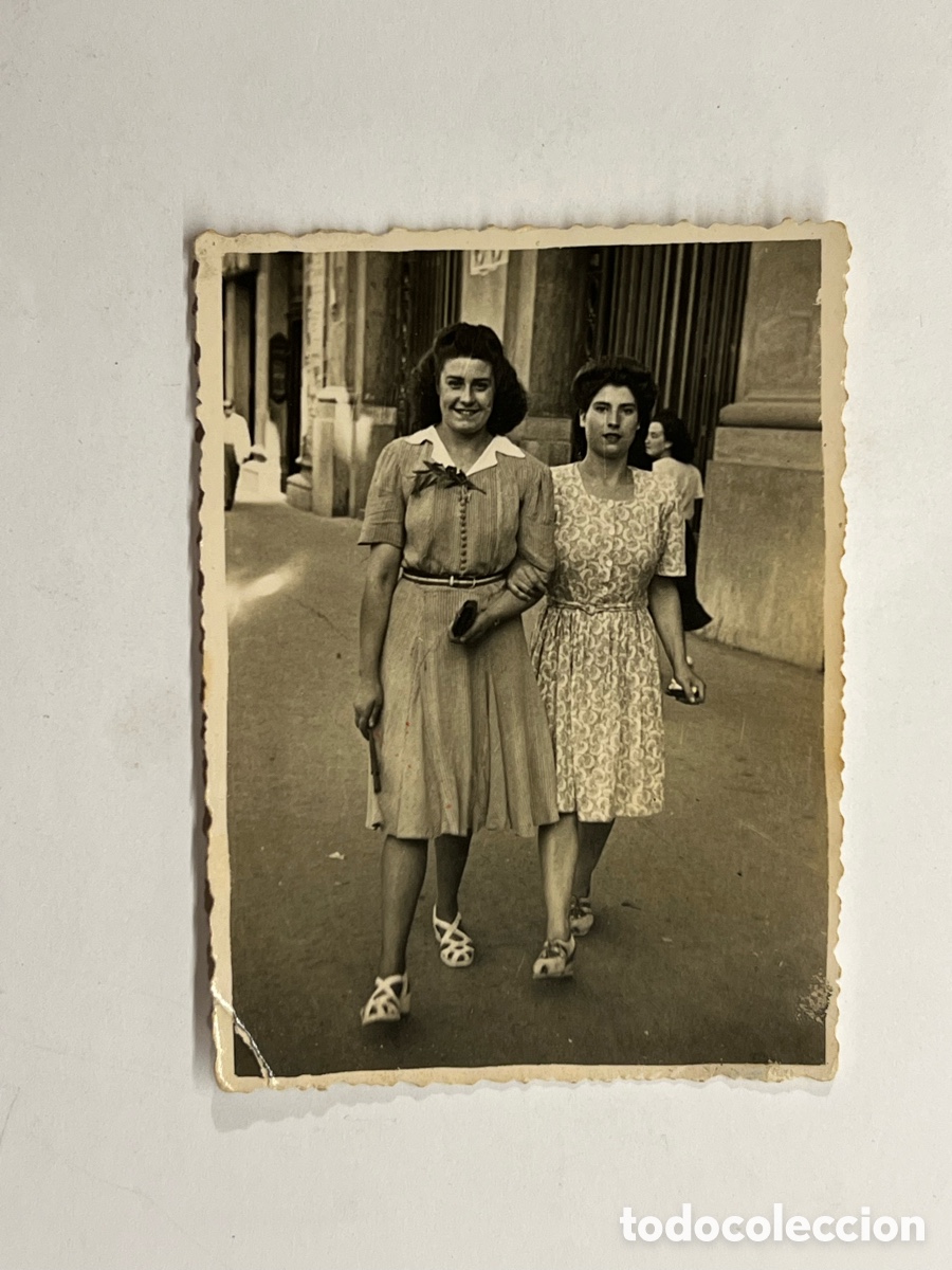 Fotograf&iacute;a antigua: MINUTEROS DE POSTGUERRA.. Valencia fotograf&iacute;a de paseo por la ciudad.. Julio de 1947