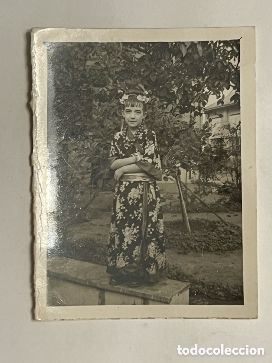 Fotograf&iacute;a antigua: MINUTEROS NI&Ntilde;OS. Fotograf&iacute;a una Gheisa en el parque.. Octubre de 1952