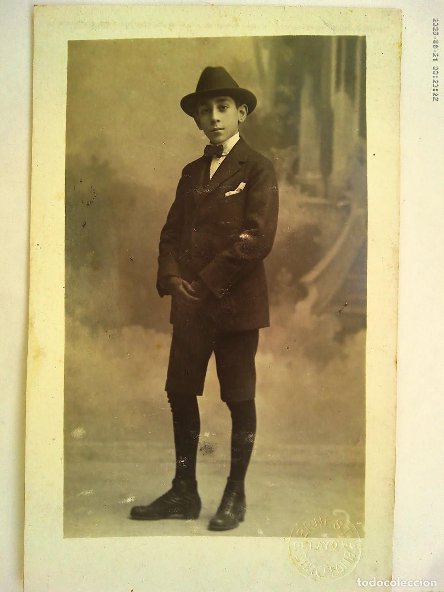 Alte Fotografie: PRECIOSA FOTO DE ESTUDIO DE JOVENCITO ELEGANTE CON SOMBRERO, PP. DE SIGLO . DE ERNEST, BARCELONA