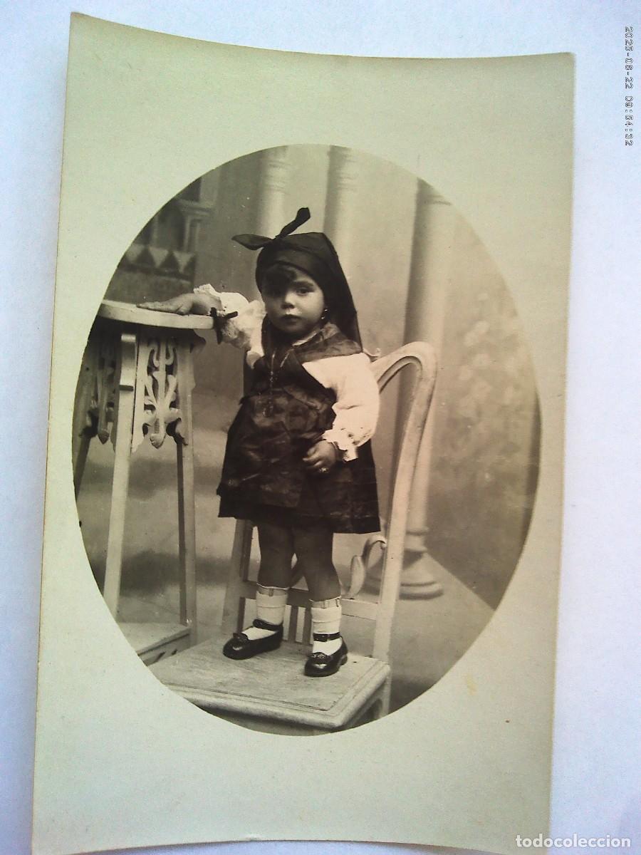 Fotograf&iacute;a antigua: PRECIOSA FOTO DE ESTUDIO DE NI&Ntilde;A CON TRAJE REGIONAL, ASTURIANA O SIMILAR , 1923