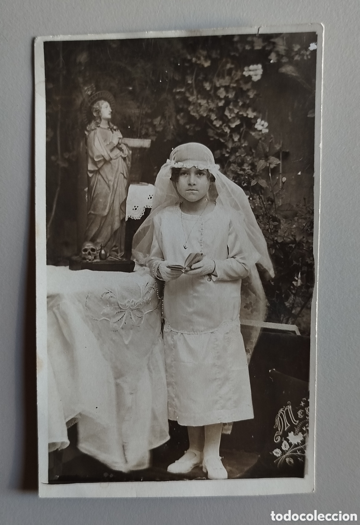 Fotograf&iacute;a antigua: Ni&ntilde;a comuni&oacute;n. Sin fotogr&aacute;fo. D&eacute;cada 1920