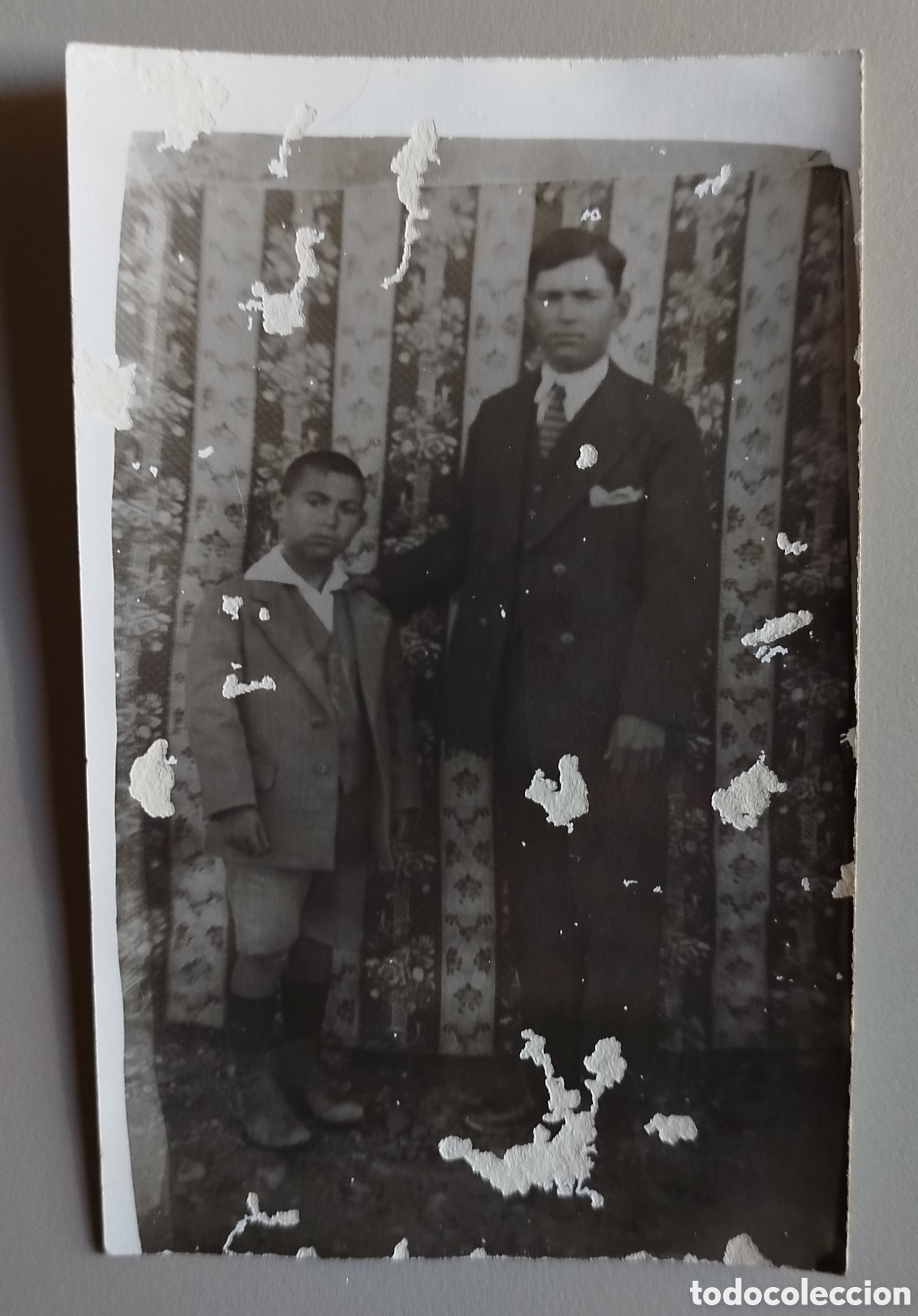 Fotograf&iacute;a antigua: Padre e hijo. Sin fot&oacute;grafo, c.1930