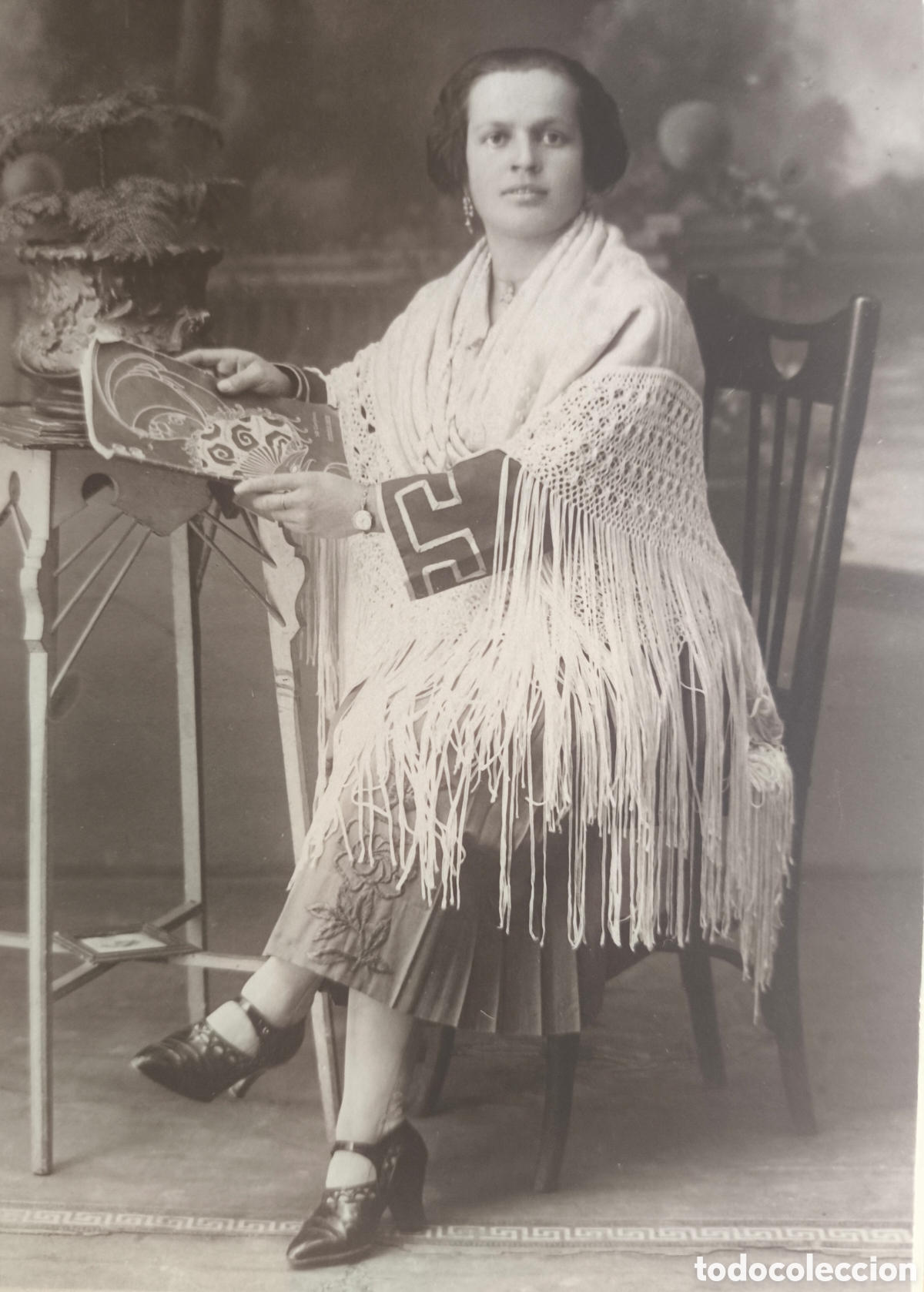 Fotograf&iacute;a antigua: FOTOGRAF&Iacute;A RETRATO DE ESTUDIO MUJER CON MANTILLA POSTAL FOT&Oacute;GRAFO TEROL MADRID C. 1930