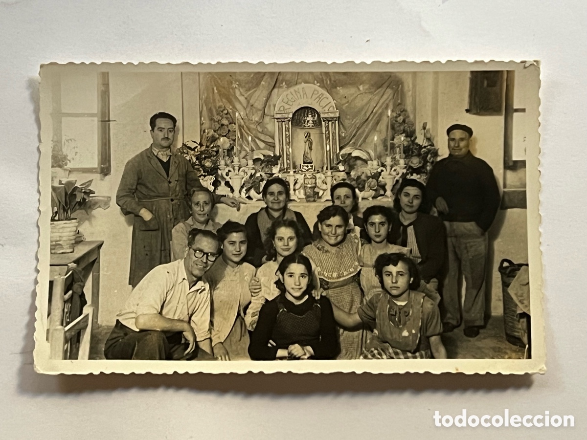 Fotograf&iacute;a antigua: MANISES (Valencia) Fotograf&iacute;a improvisado Altar REGINA PACIS, en casa del Ceramista&hellip; (h.1950?)