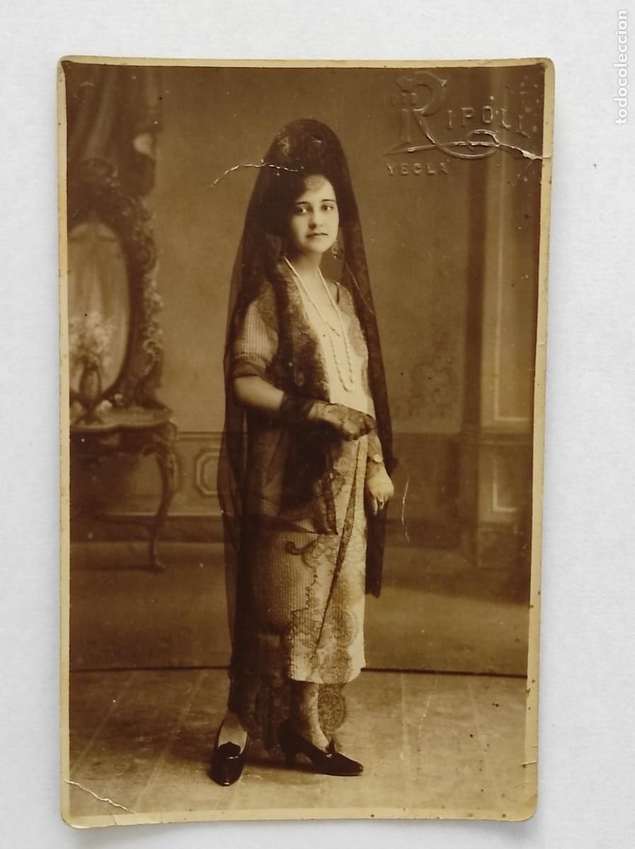 Fotograf&iacute;a antigua: RETRATO DE UNA JOVEN CON MANTILLA - FOT&Oacute;GRAFO RIPOLL, YECLA (MURCIA)