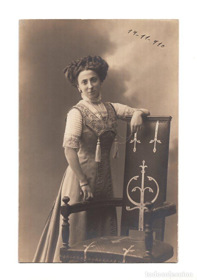 Fotograf&iacute;a antigua: VIRGINIA GALBIATI (1892&ndash;1974), QUIEN TRABAJABA COMO MODISTA EN LA CIUDAD DE MONZA, ITALIA.