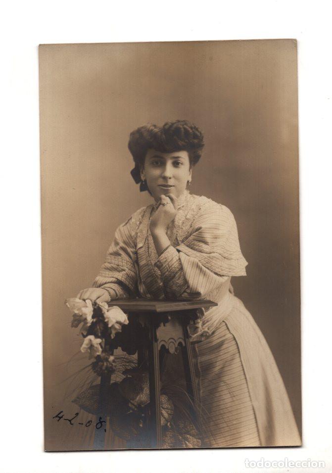 Fotograf&iacute;a antigua: RETRATO DE ESTUDIO VINTAGE DE UNA MUJER DE PRINCIPIOS DEL SIGLO XX. ESTUDIO VERON&Eacute;S. MADRID.