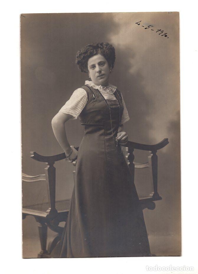 Fotograf&iacute;a antigua: VIRGINIA GALBIATI (1892&ndash;1974), QUIEN TRABAJABA COMO MODISTA EN LA CIUDAD DE MONZA, ITALIA.