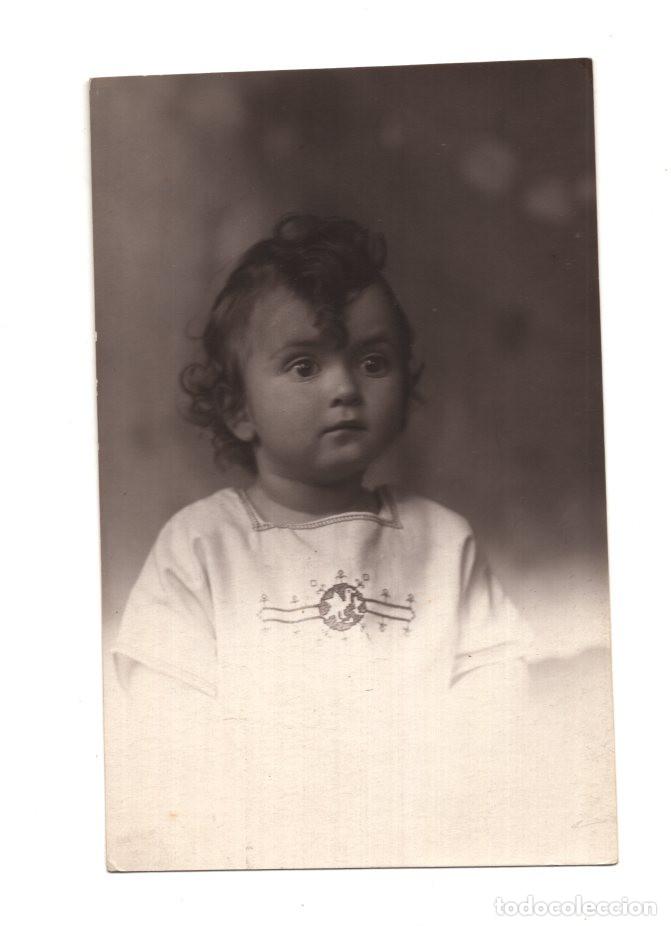 Fotograf&iacute;a antigua: NI&Ntilde;O PEQUE&Ntilde;O CON CABELLO OSCURO Y RIZADO