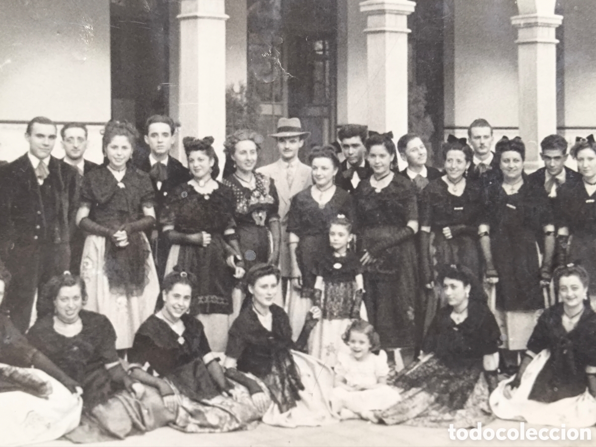 Fotograf&iacute;a antigua: FOTOGRAF&Iacute;A RETRATO GRUPAL DANSAIRES FOLKLORE SARDANA POSTAL FOTOGR&Aacute;FICA FOTOGRAF&Iacute;A SALES C. 1945