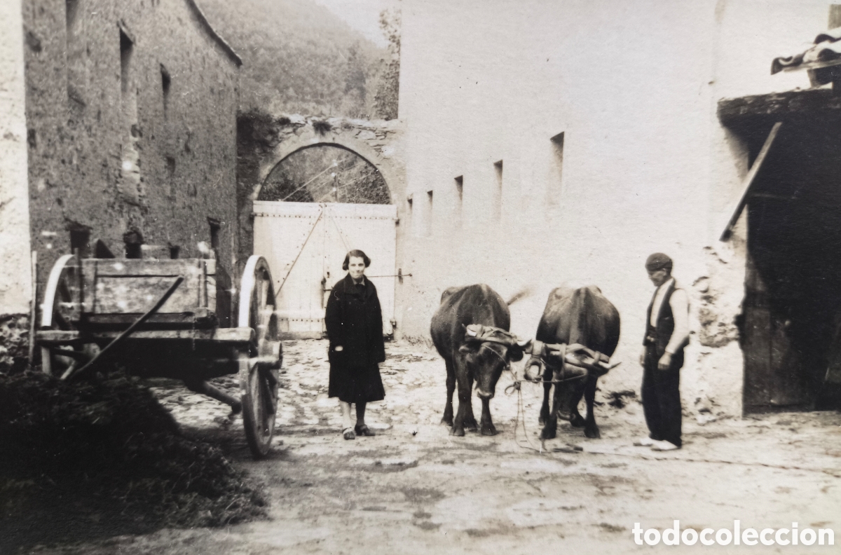 Fotograf&iacute;a antigua: FOTOGRAF&Iacute;A ESCENA RURAL MASIA CARRO BUEYES POSTAL FOTOGR&Aacute;FICA C. 1930