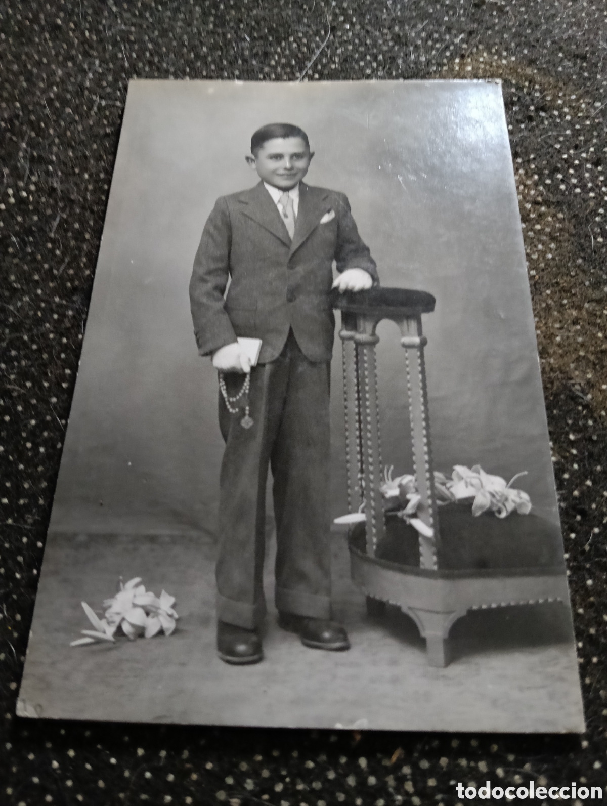 Fotograf&iacute;a antigua: 1930 aprox. Fotograf&iacute;a de un ni&ntilde;o en la primera comuni&oacute;n
