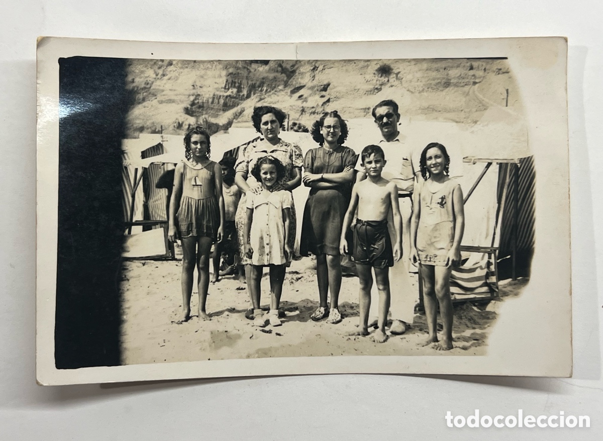 Fotograf&iacute;a antigua: LA HERRADURA (Peru) Fotograf&iacute;a una jornada de playa en familia (h.1940?) Med&iacute;das: 14 x 9 cm