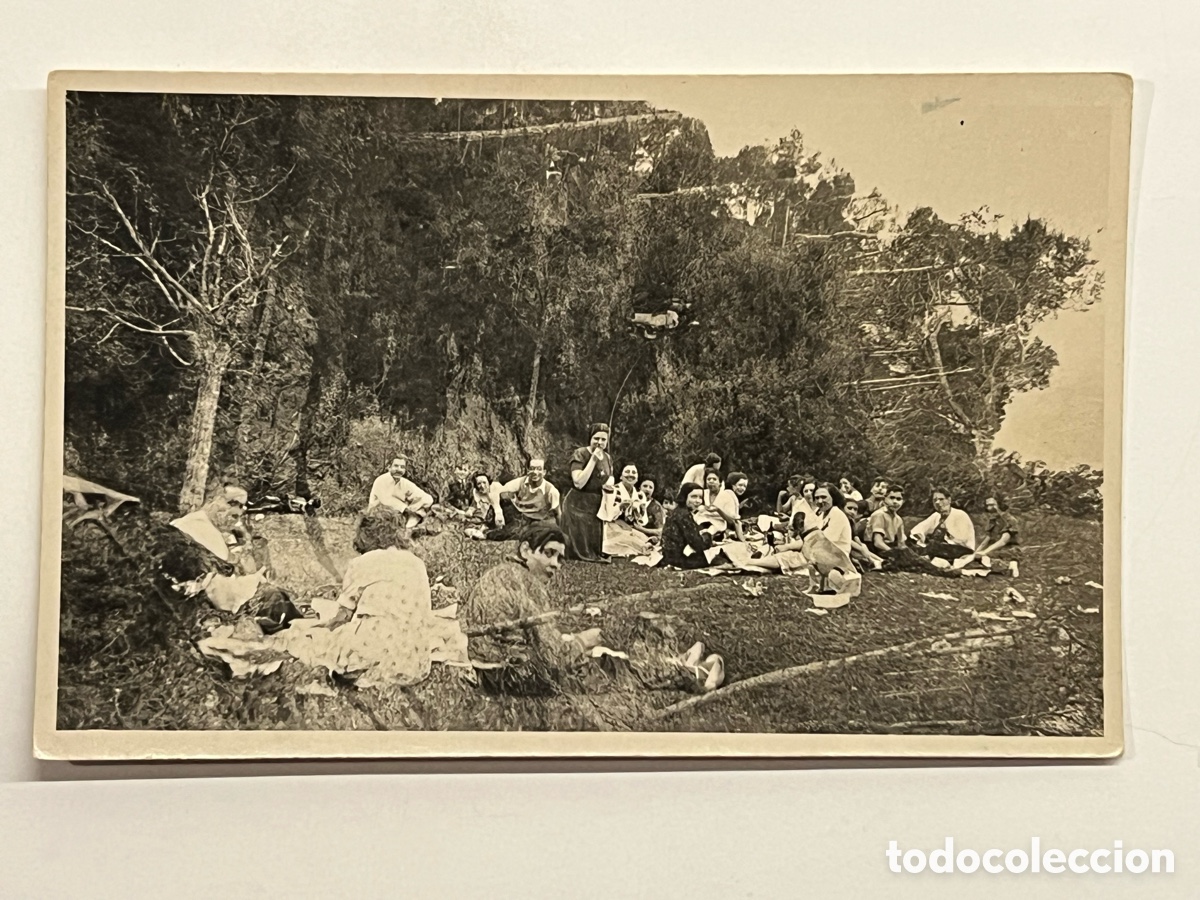Fotograf&iacute;a antigua: RIPOLL, Girona. Temps de principis de guerra. Excursi&oacute; amb els del taller.. (h.1935?)
