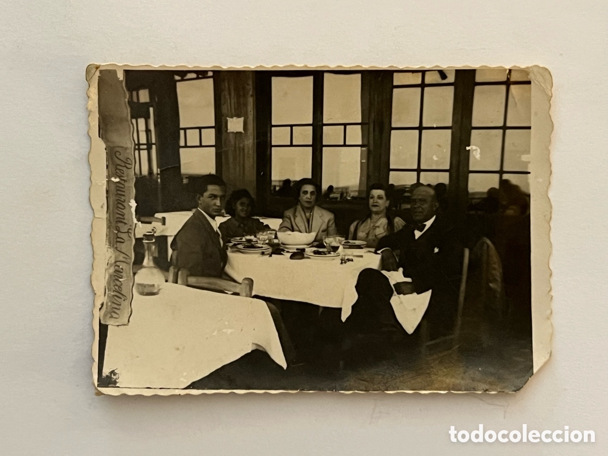 Fotograf&iacute;a antigua: MINUTEROS.. La Marcelina..? La PePica..? Valencia. Comiendo en el restaurante (a.1940)