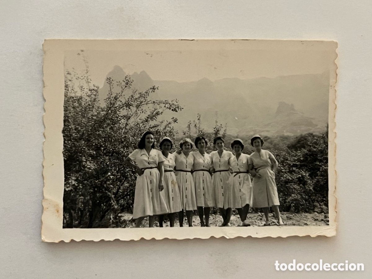 Fotograf&iacute;a antigua: MINUTEROS. PUERTO DE LA LUZ.. Crupo de se&ntilde;oritas las amigas de NandY (h.1950?)